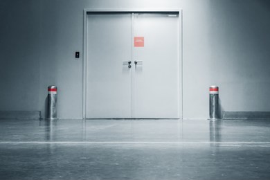 淄博消防器材:鋼質(zhì)防火門出現(xiàn)了裂痕怎么辦？我來教你